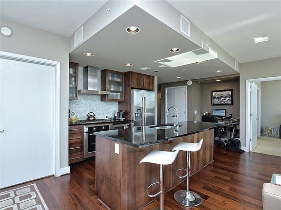 5th image of 300 Bowie St APT 2603