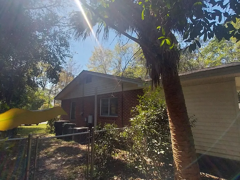 1428 Charlotte St — Photo 24