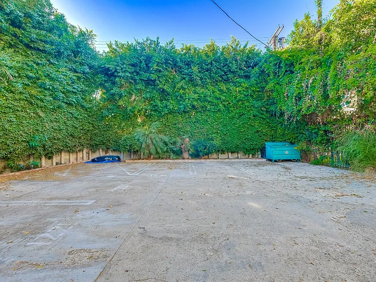 1221 N Bronson Ave — Photo 42