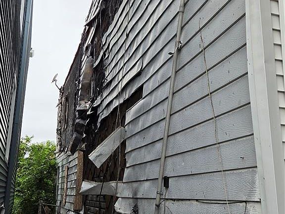 2nd image of 5913 Jefferson St