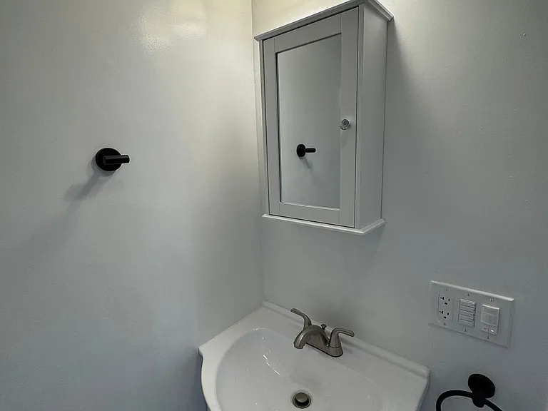 540 Centre St — Photo 5