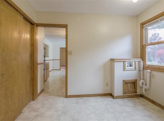 4th image of 1000 E 108th Ter