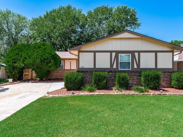 421 N Emporia Ave, Valley Center, KS 67147