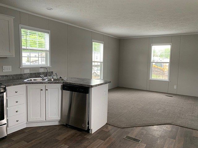 2nd image of 39500 W Warren Rd #422