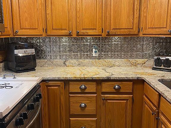 Quartz countertops 