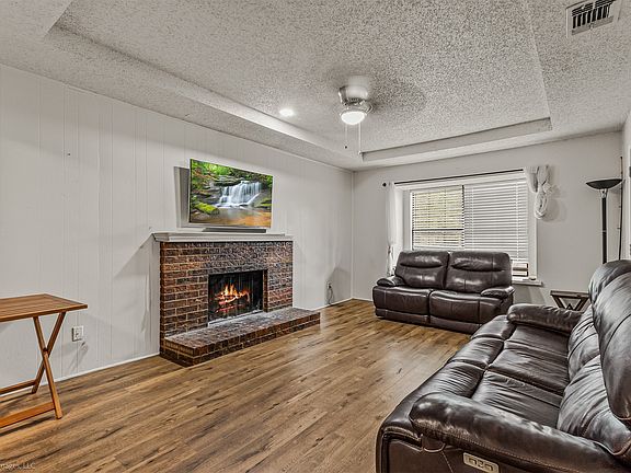 4th image of 2614 Stanford St