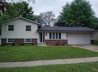 2716 Edelweiss Rd, Rockford, IL 61109