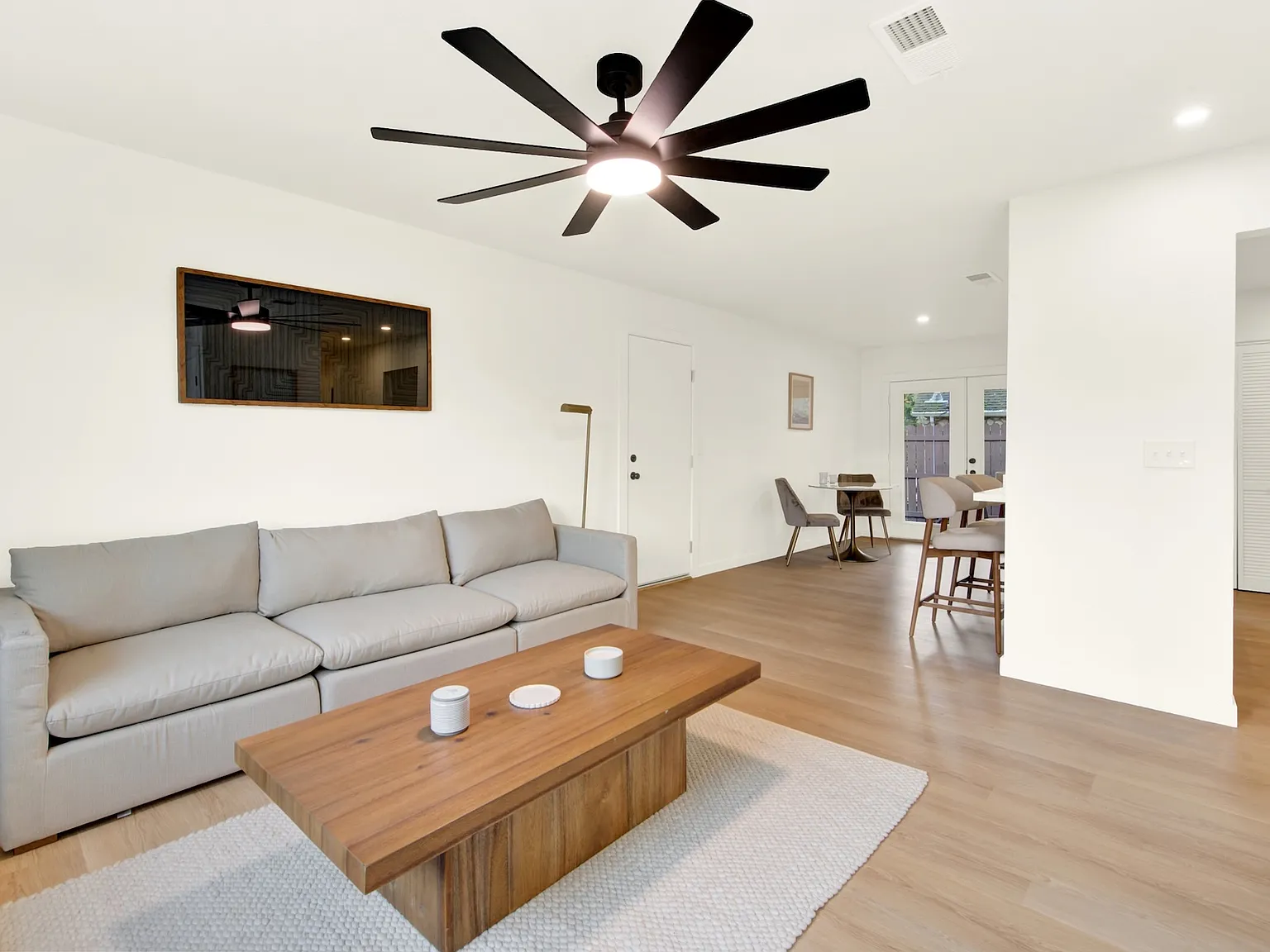 2 bed, 957 sqft, $3,895 — Photo 3