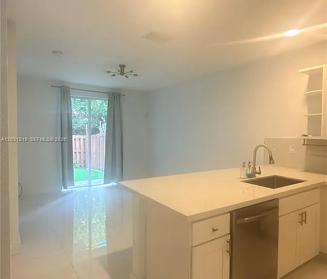 10737 NW 76th Ln — Photo 6