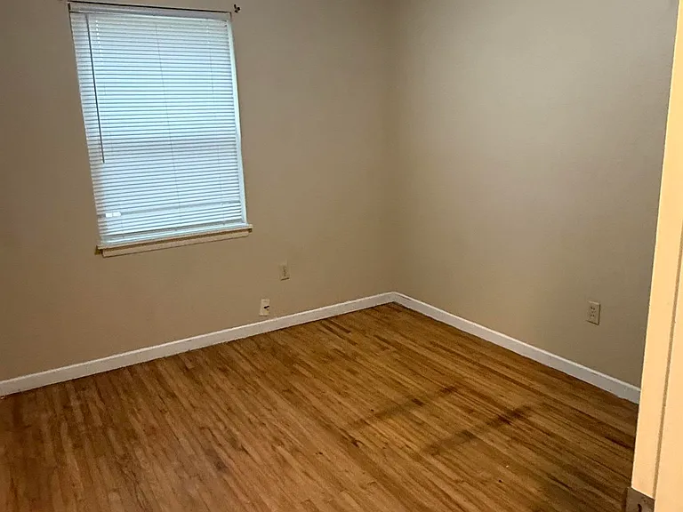 311 N Rosalee St — Photo 22