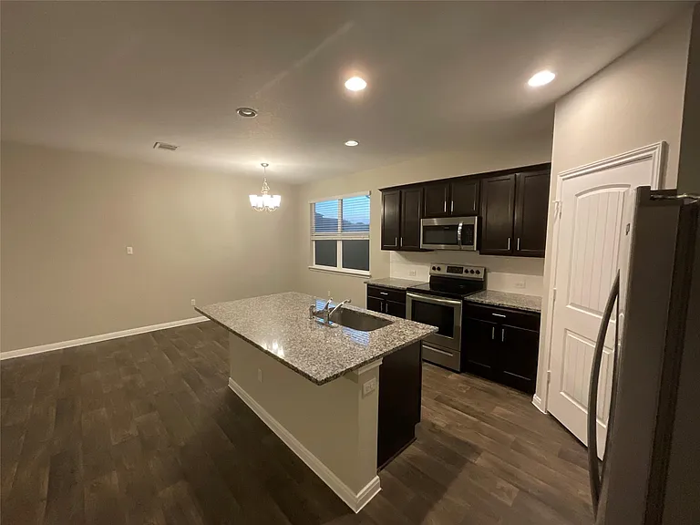 142 Jubilee Dr — Photo 7