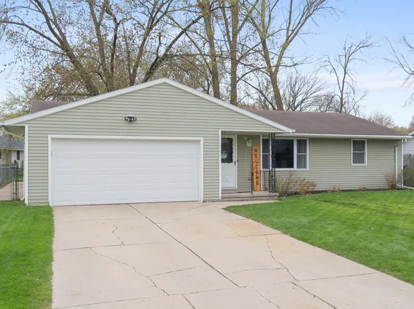 1704 Arnold Dr, Green Bay, WI 54304
