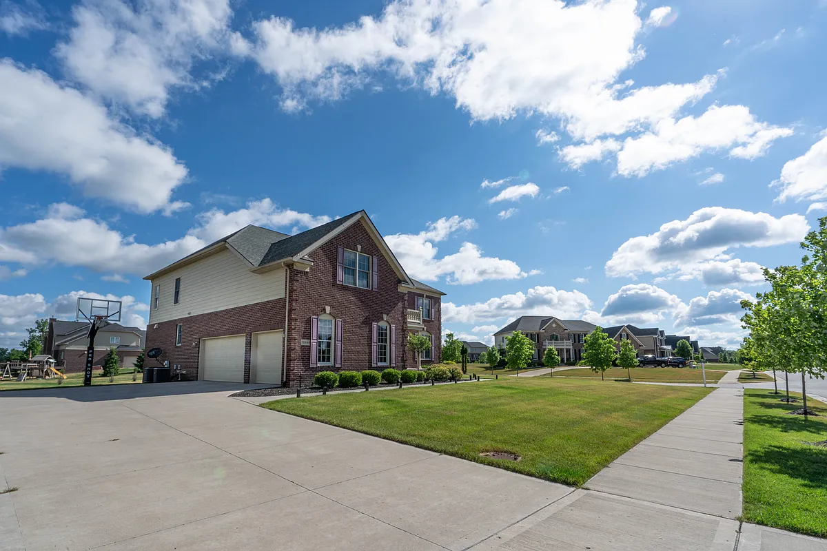 Building Photo - 50844 Briar Ridge Ln