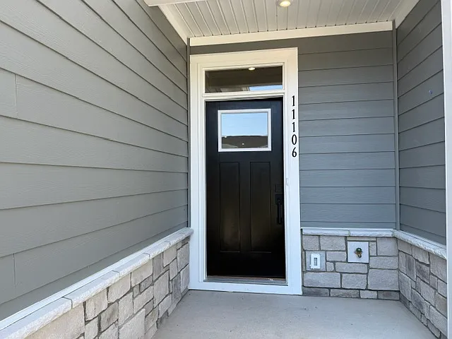 11106 Emerson Landing Dr — Photo 2