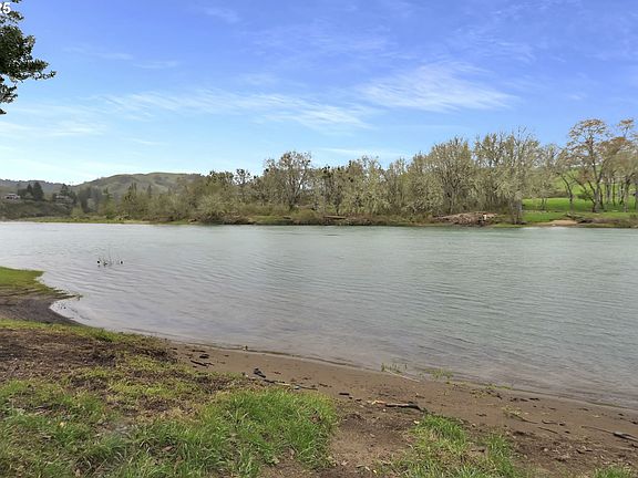 5th image of 1779 Whistlers Park Rd
