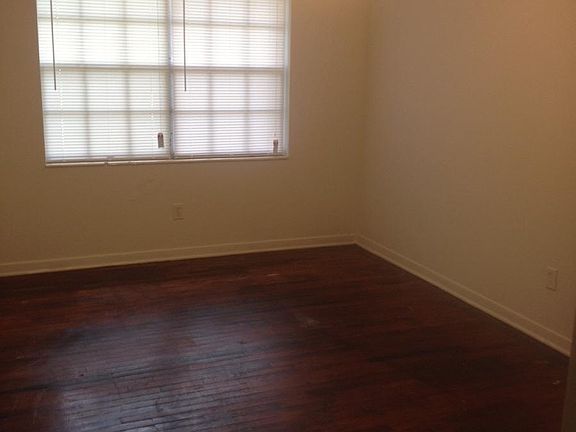 5th image of 1913 Fannie Dr