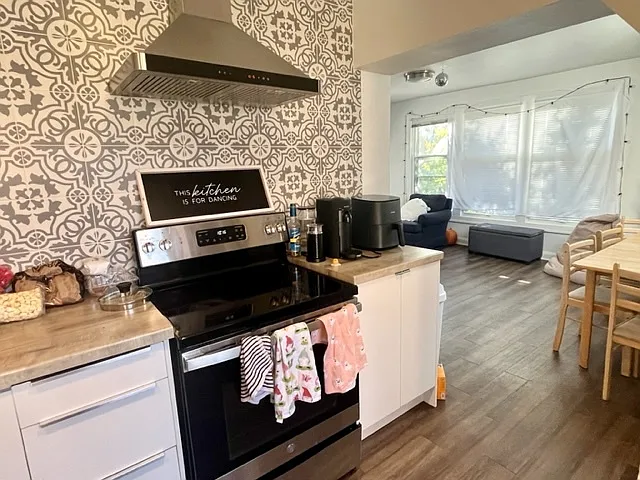104 E Dayton St #3
