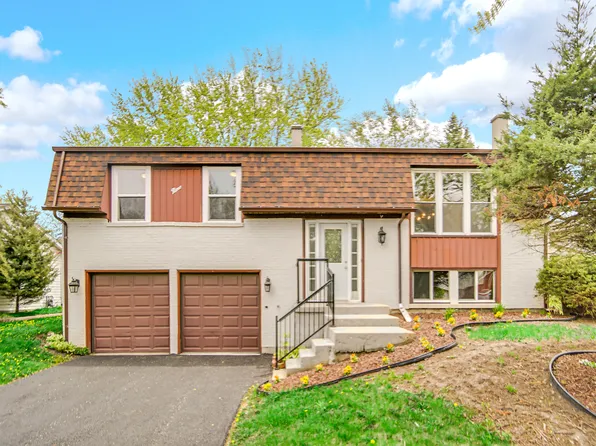 9 Shilling Ct, Bolingbrook, IL 60440