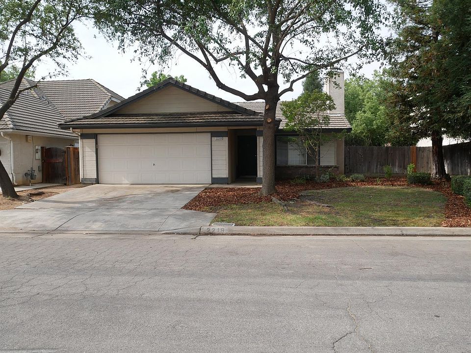 1st image of 2219 E Pryor Dr