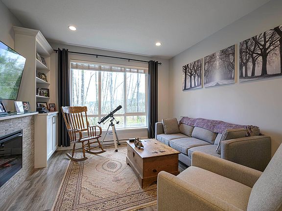 4th image of 3039 156th St #3