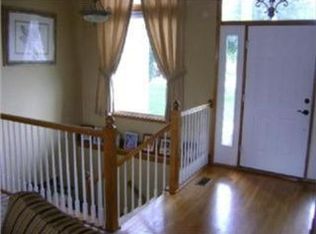 900 SW Loula Ln, Lees Summit, MO 64081