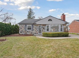 15509 Buckingham Ave, Beverly Hills, MI 48025