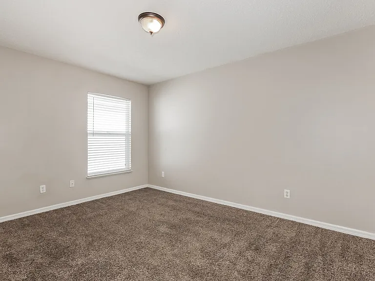 25213 Hyde Park Blvd — Photo 14