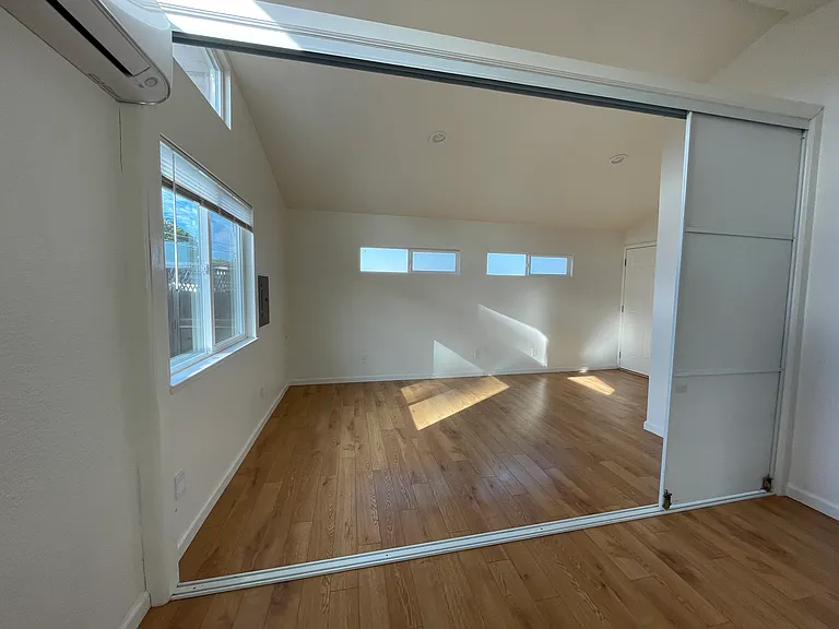112 Lotus Way — Photo 6