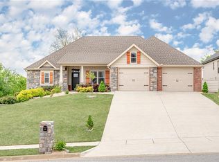 125 Saint Vincent St, Lowell, AR 72745