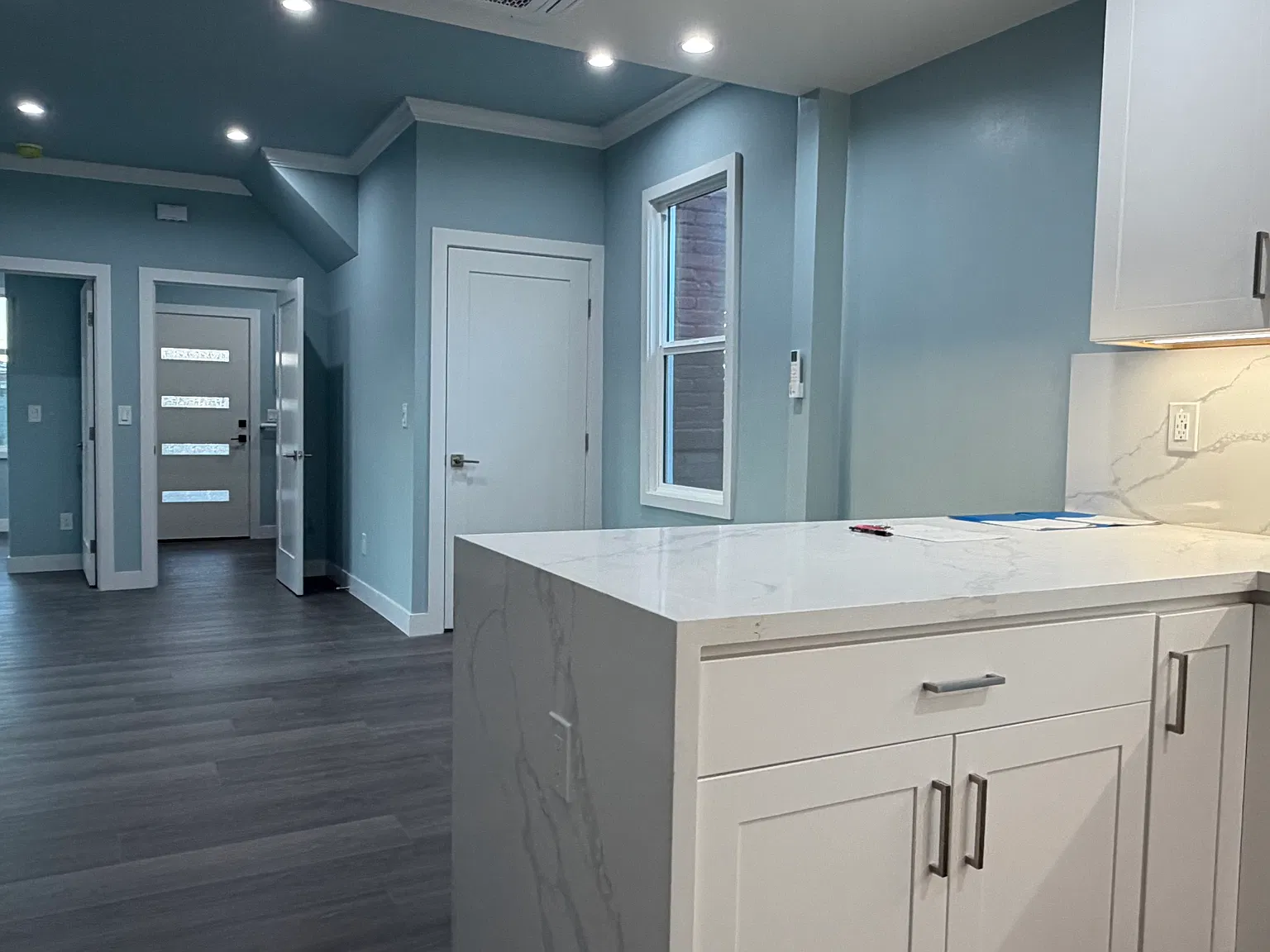 2 bed, 1100 sqft, $4,295 — Photo 4