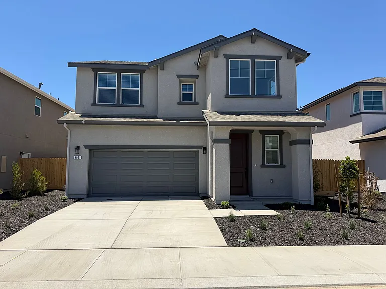 3021 N Monarch St — Photo 1