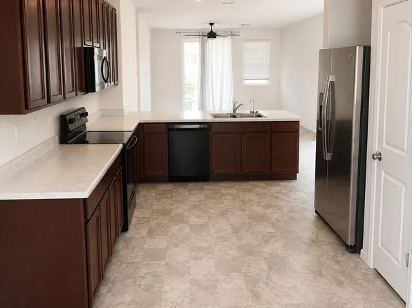 12552 W Midway Ave, Glendale, AZ 85307