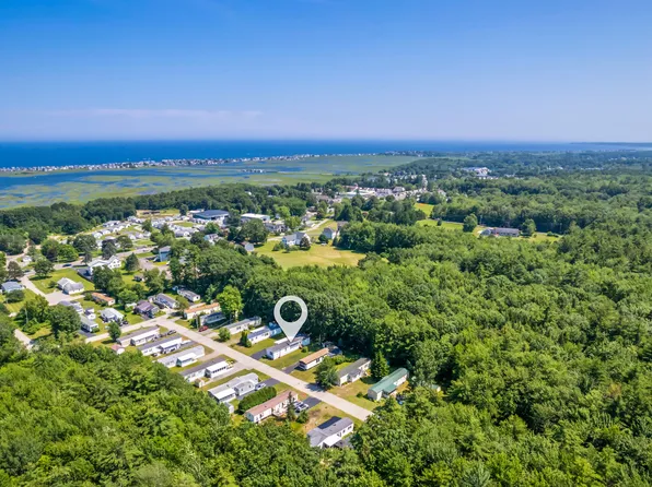 74 Poplar Park Drive, Wells, ME 04090