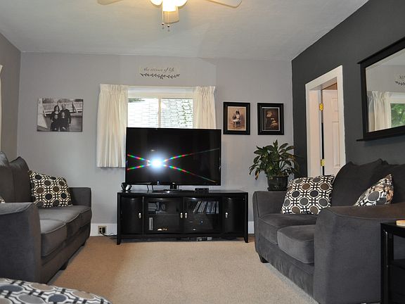 3rd image of 531 Lincoln St