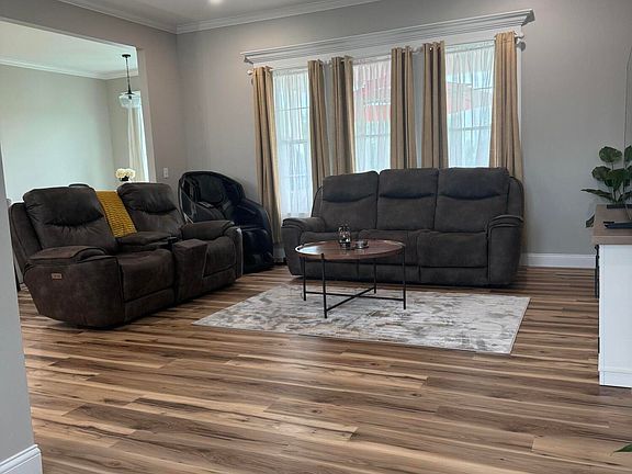 3rd image of 317 Parkway Dr #317