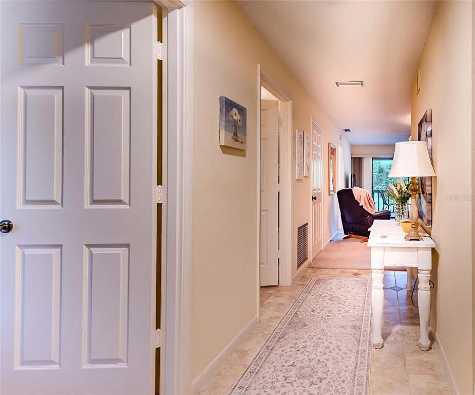 2 bed, 2.0 bath, 1108 sqft, $1,700 — Photo 4