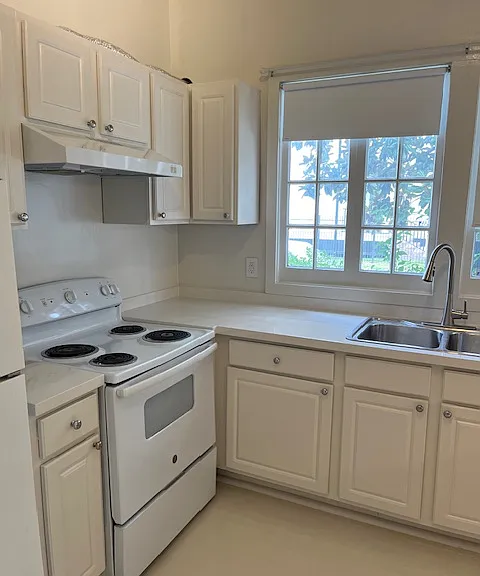 7634 Burthe St #A — Photo 11