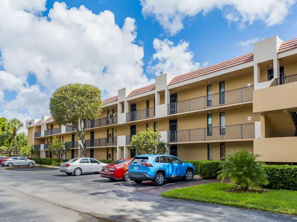 6427 CORAL LAKE Drive #303, Margate, FL 33063