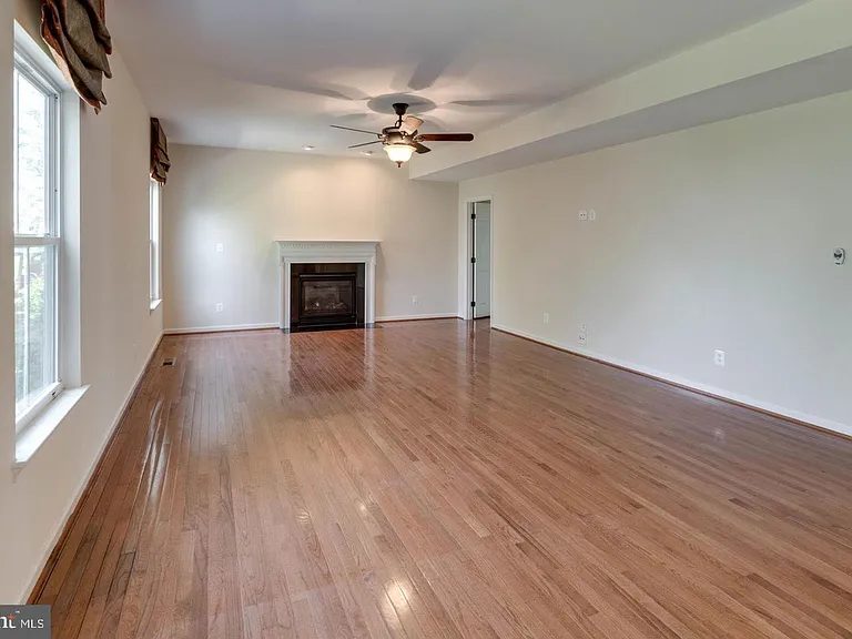 12760 Manor Hall Ct — Photo 20