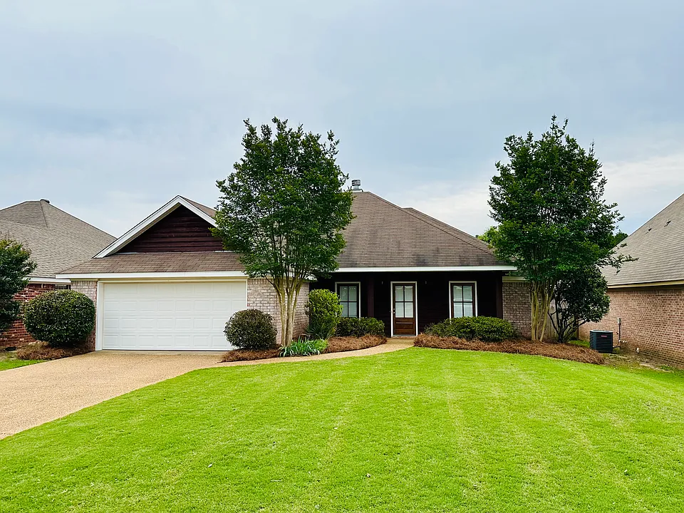 562 Lincolns Dr