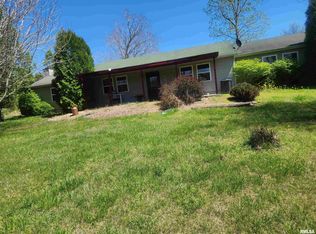 94 S Iron Furnace Rd, Elizabethtown, IL 62931