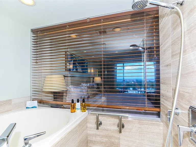 2139 Kuhio Ave #1100 — Photo 7