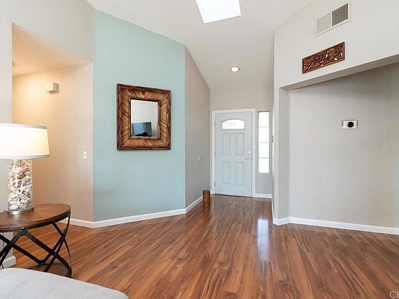 5th image of 883 Glenwood Dr