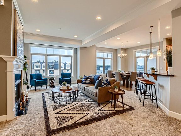 3rd image of 707 N Hayden Island Dr Unit 423