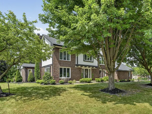 1565 Village Walk Dr, Zionsville, IN 46077