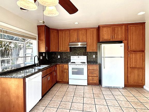 5th image of 4856 Carrie Ct