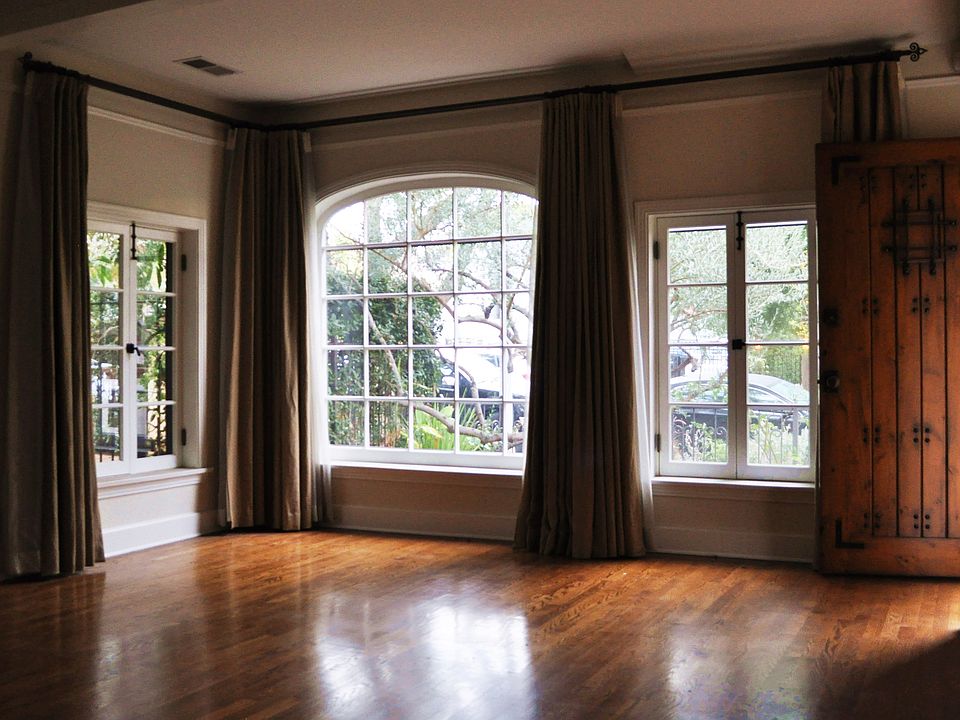 1st image of 831 N Harper Ave