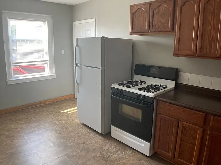 1540 Park Ave — Photo 9