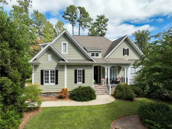 707 Island Pine Dr, Seneca, SC 29672