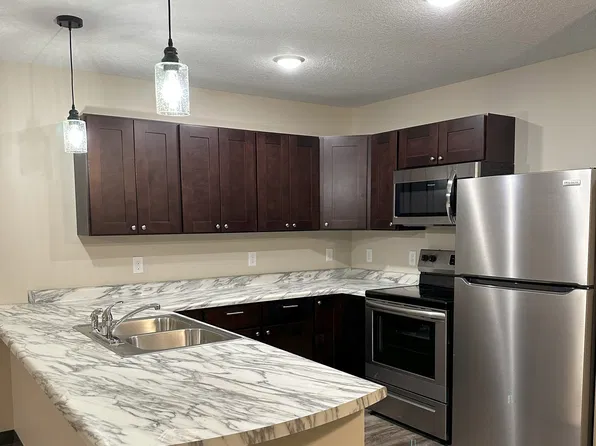 202 3rd Ave S, Medford, MN
